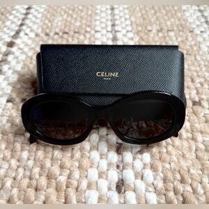 Celine CL40194U Triomphe Oval Sunglasses (Preowned Like NEW)